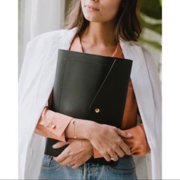 Glass Ladder & Co Accessories - Glass Ladder & Co The Megan Laptop Portfolio